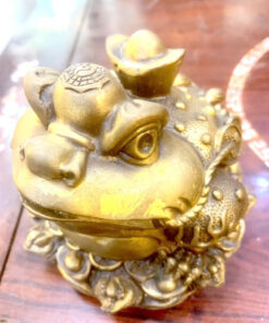 Thiềm Thừ Cõng Thỏi Vàng